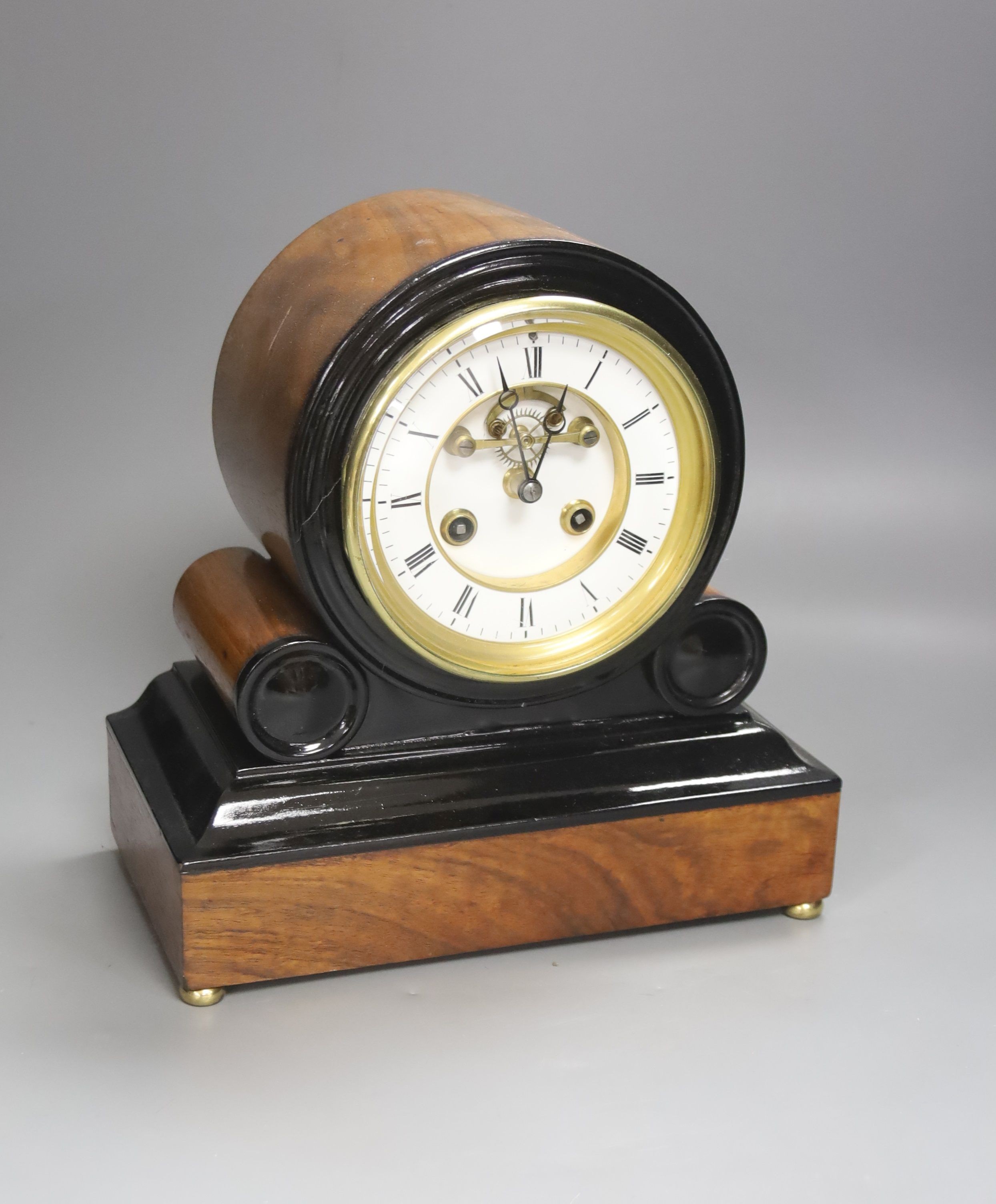 A Victorian mahogany mantel clock, height 25cm